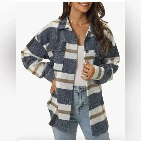 Women's flannel plaid long sleeved button down shirt jacket with pockets size S - Picture 1 of 5